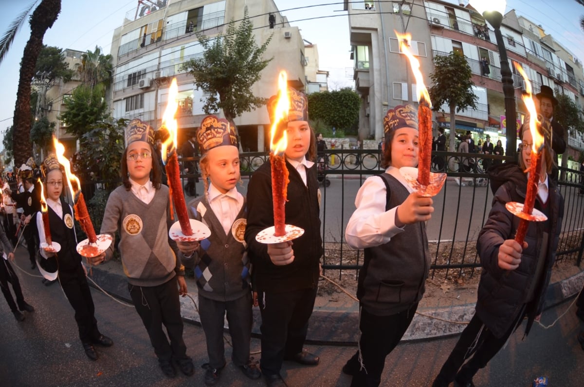 תיעוד: חנוכת בית והכנסת ס"ת לישיבת "עץ חיים - באבוב"