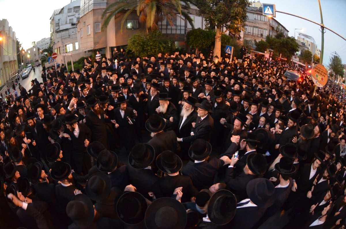 תיעוד: חנוכת בית והכנסת ס"ת לישיבת "עץ חיים - באבוב"