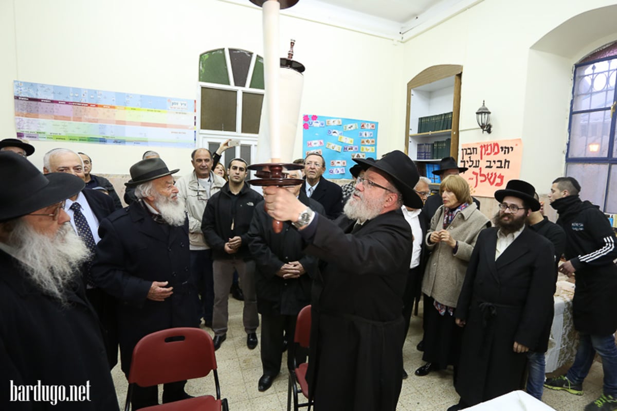 הכנסת ספר תורה לזכר מפקד הלח"י • תמונות