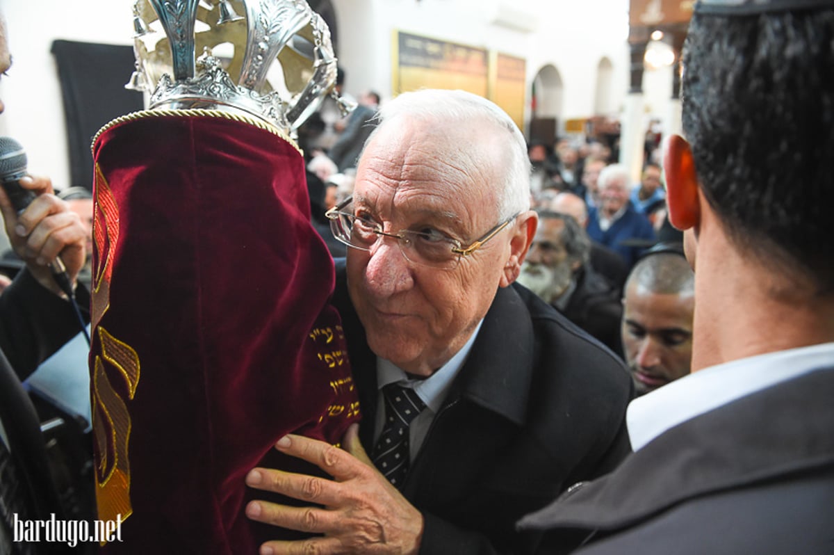 הכנסת ספר תורה לזכר מפקד הלח"י • תמונות