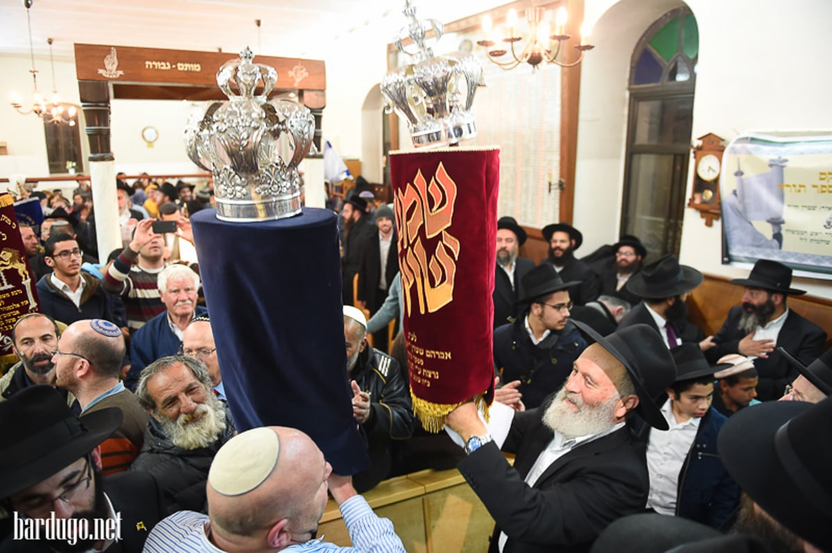 הכנסת ספר תורה לזכר מפקד הלח"י • תמונות