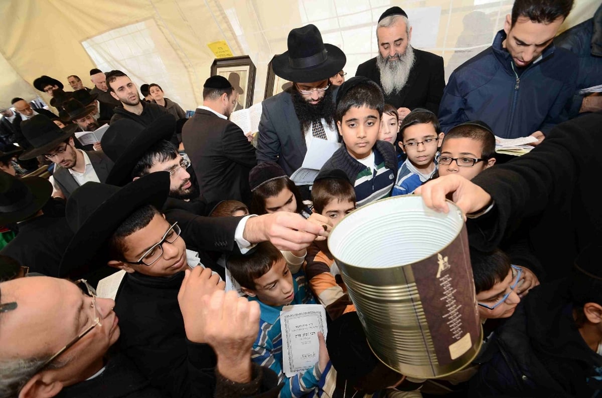 גלריה: הילולת המקובל רבי ניסים פרץ זצ"ל