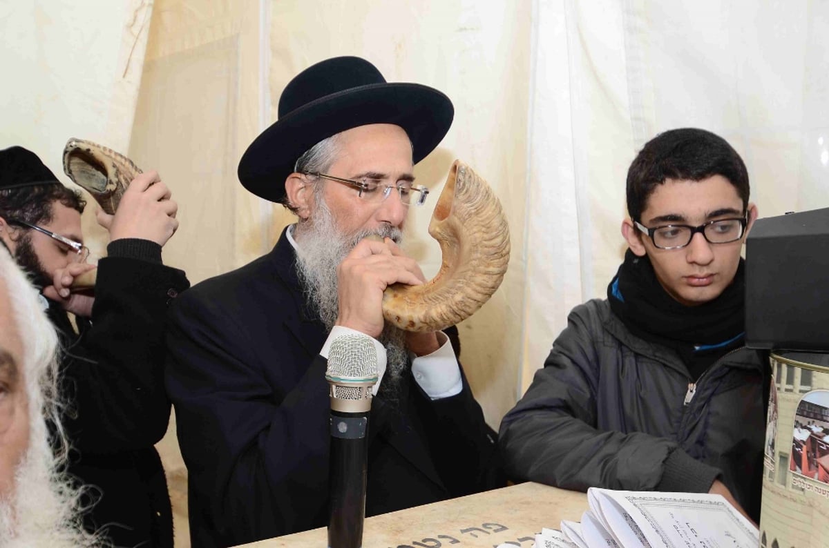 גלריה: הילולת המקובל רבי ניסים פרץ זצ"ל