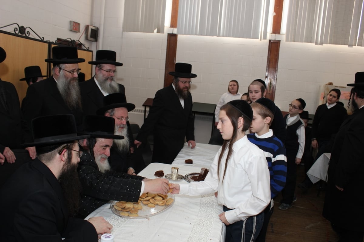 תיעוד: מסע האדמו"ר מויז'ניץ בקנדה