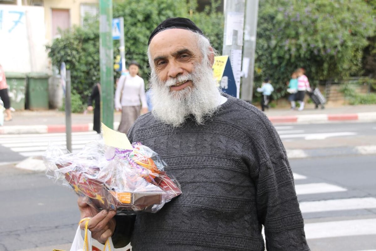 ברחובות בני ברק כבר פורים • צפו