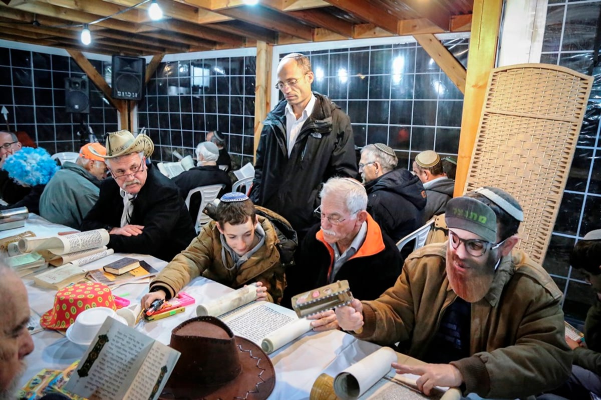 לאלה שאוהבים לראות את התמונה המלאה. פורים בגוש עציון