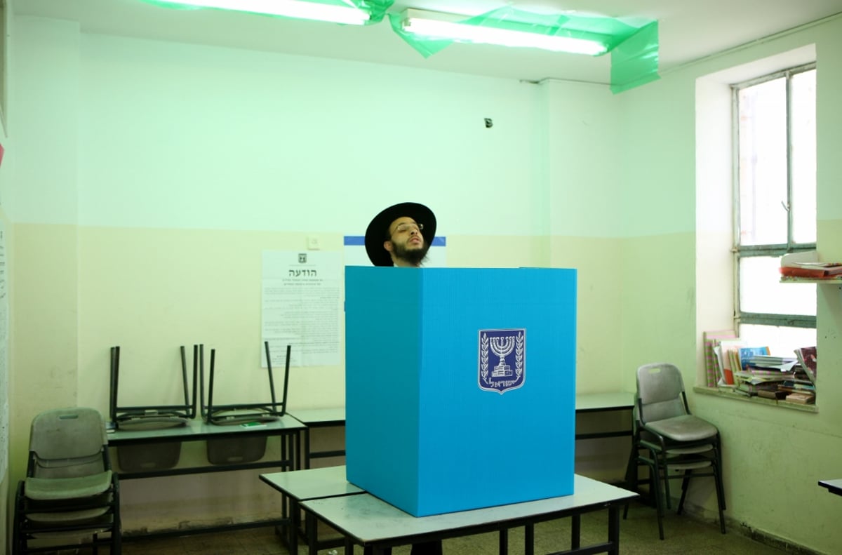 הציבור החרדי מצביע ומקיים "ועשית ככל אשר יורוך" • צפו בגלריה