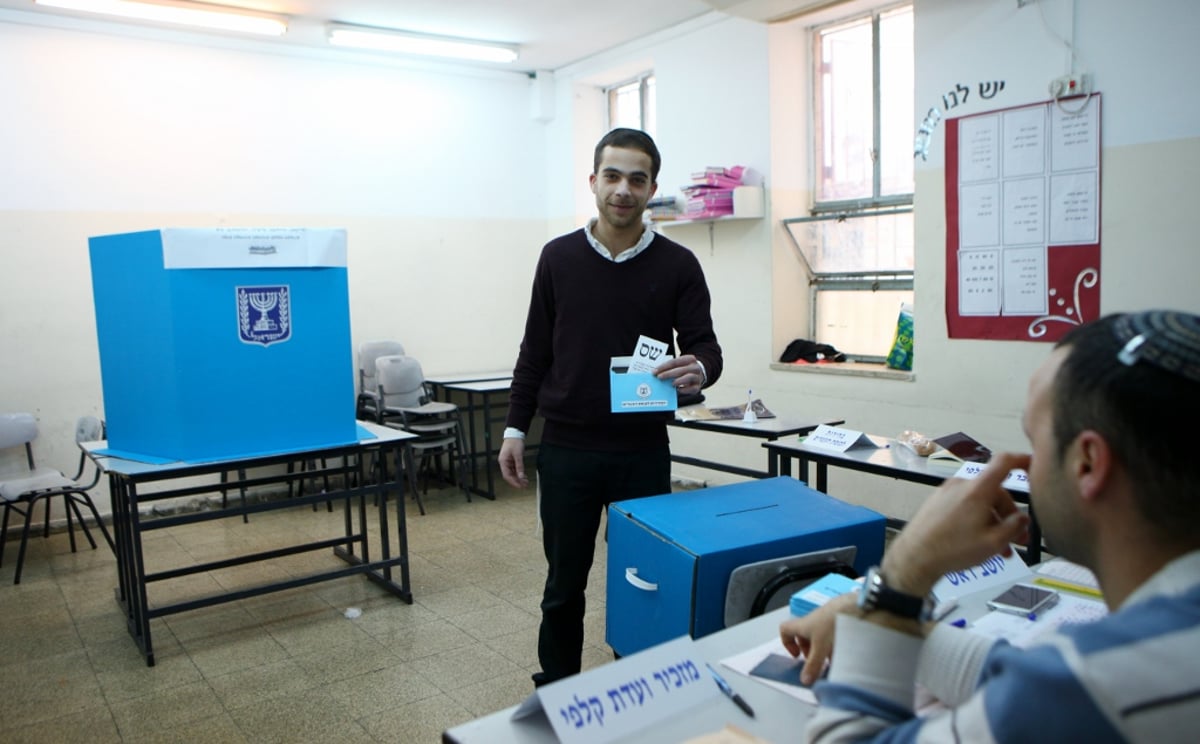 הציבור החרדי מצביע ומקיים "ועשית ככל אשר יורוך" • צפו בגלריה