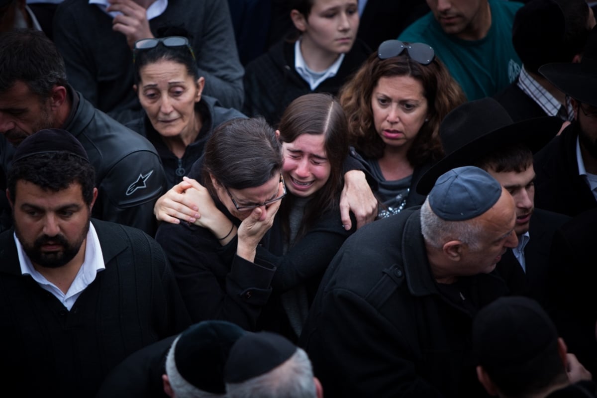 תיעוד: אלפים ליוו למנוחות את הילדים שנשרפו למוות בברוקלין