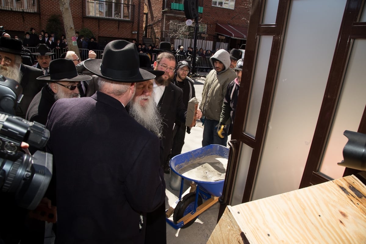 גלריה: הרבנים חנכו את מוזיאון השואה החרדי