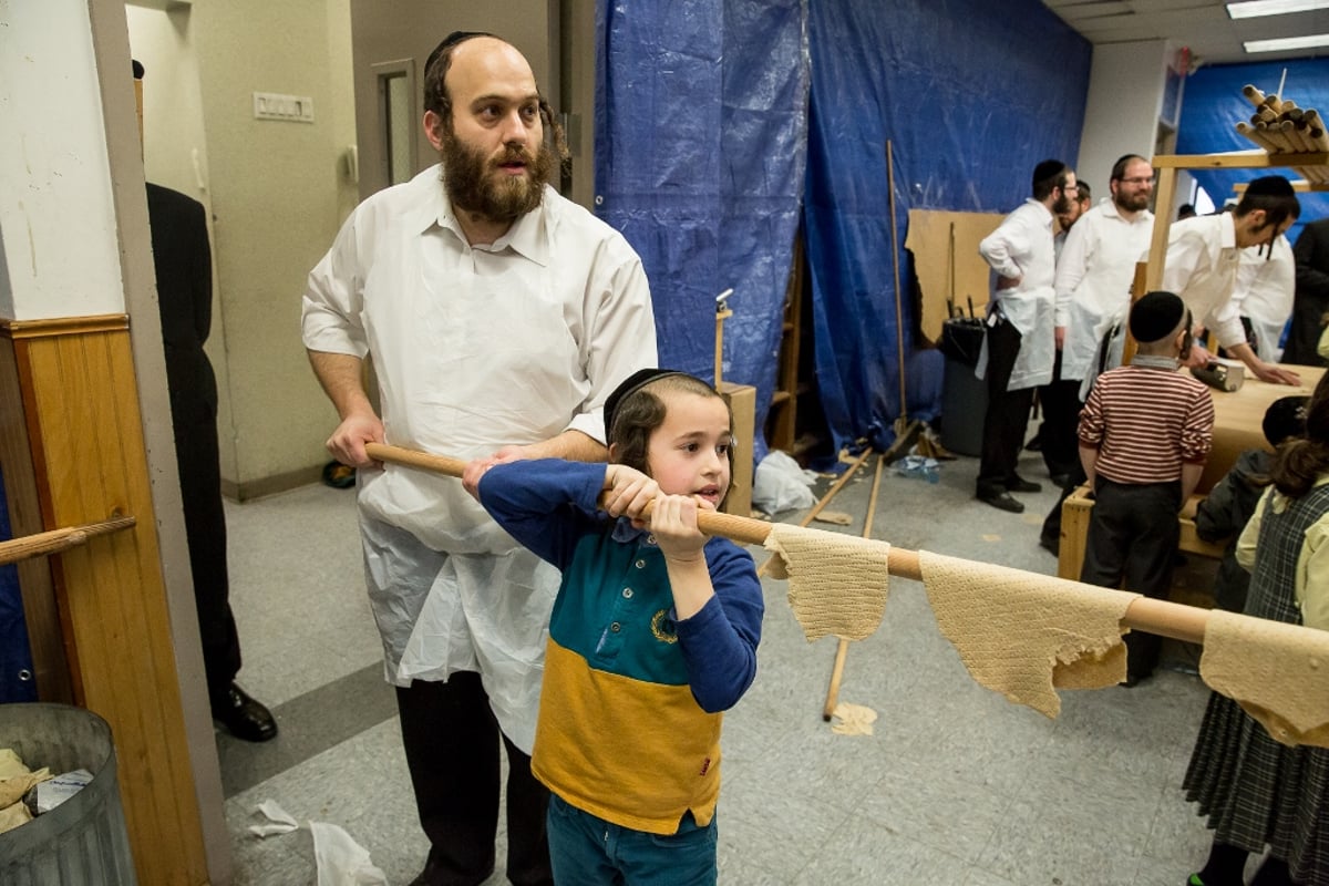 גלריה: בבורו פארק מתכוננים לקראת חג הפסח