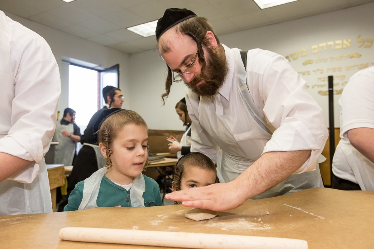 גלריה: בבורו פארק מתכוננים לקראת חג הפסח