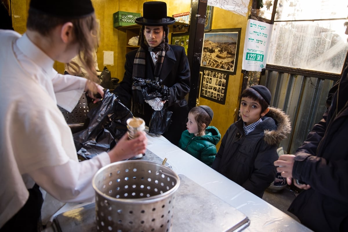 גלריה: בבורו פארק מתכוננים לקראת חג הפסח