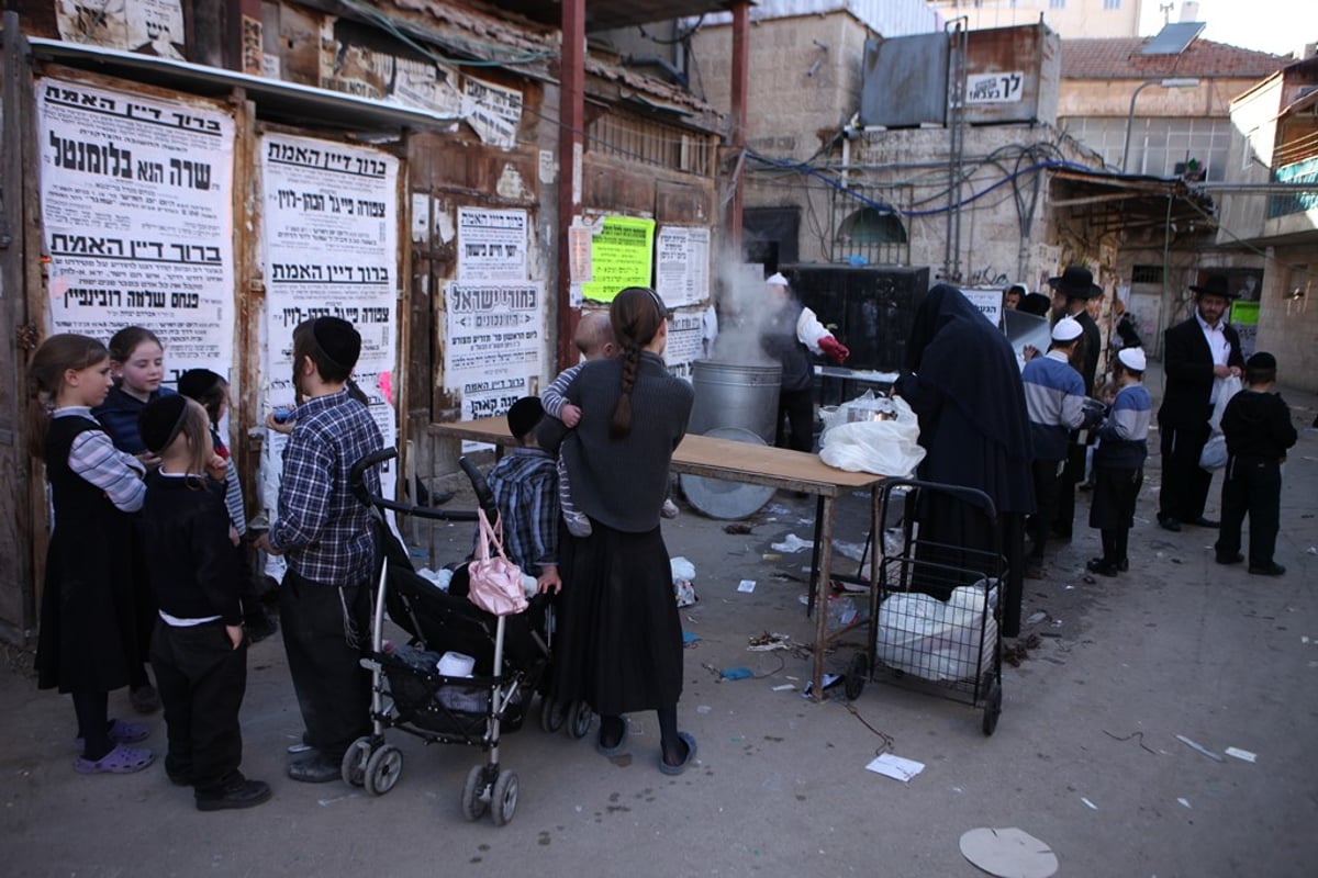 גלריה של ערב חג: מגעילים כלים במאה שערים