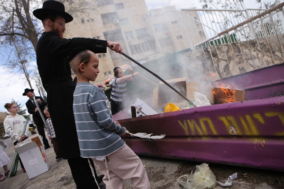 תיעוד: ירושלים שורפת את החמץ