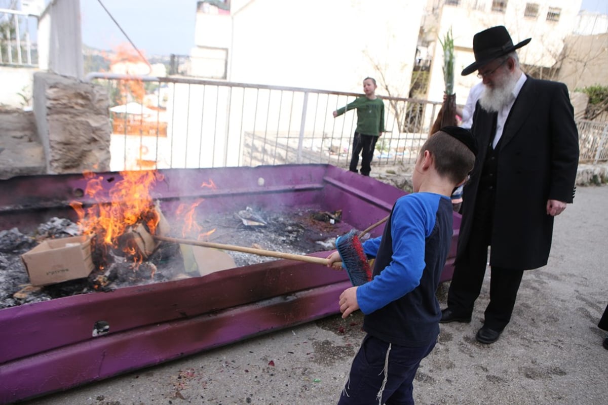 תיעוד: ירושלים שורפת את החמץ