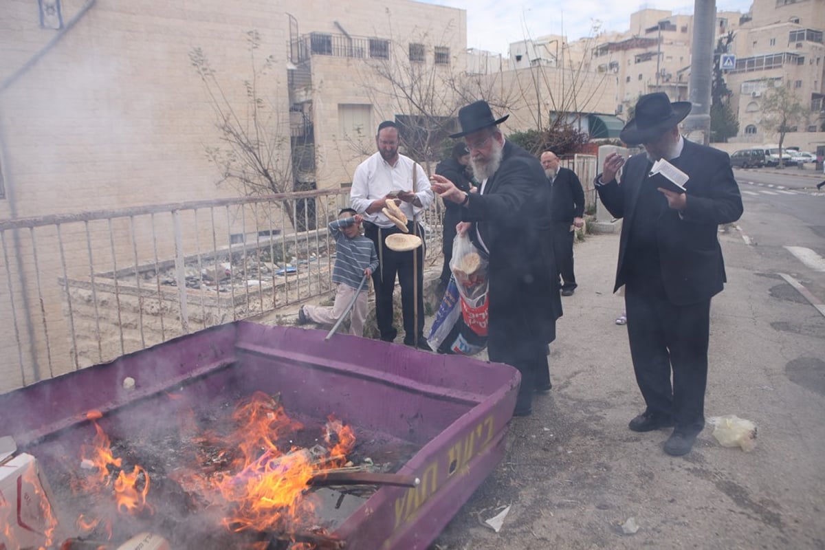 תיעוד: ירושלים שורפת את החמץ