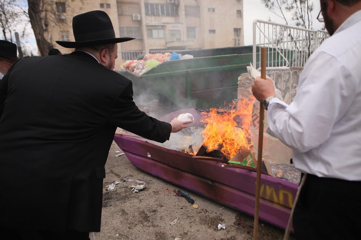 תיעוד: ירושלים שורפת את החמץ