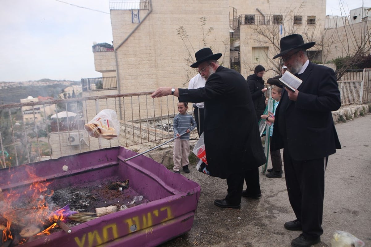 תיעוד: ירושלים שורפת את החמץ