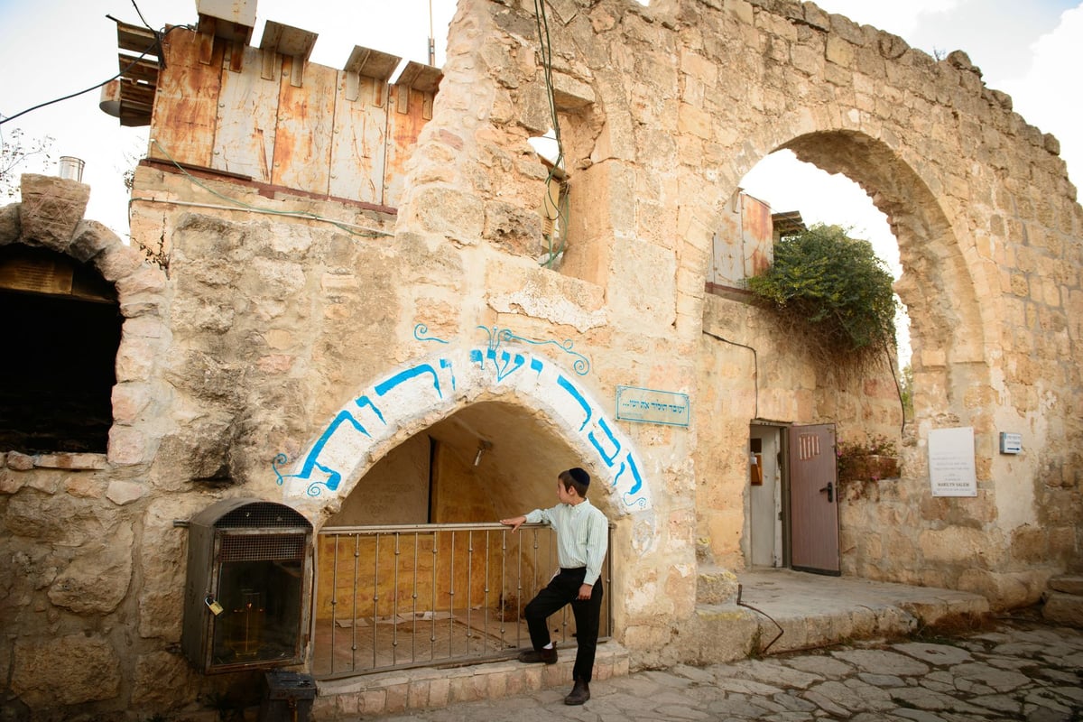 עיר אחת, שני עמים: הצצה מרתקת לחיי ילדי הישוב היהודי בחברון