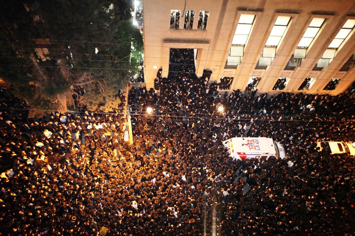 גלריה: כמאה אלף איש ליוו את מרן הגר"ש וואזנר למנוחות