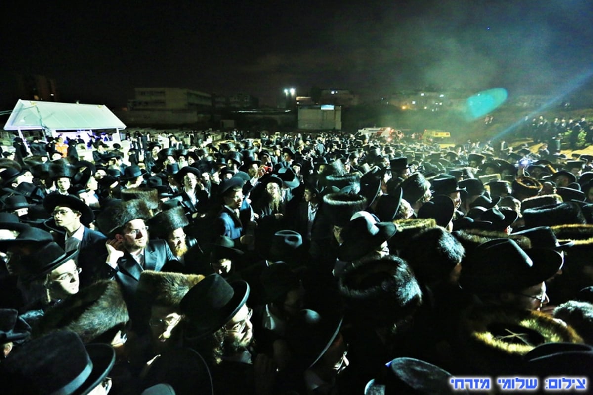 רגעי קבורתו של מרן רבי שמואל הלוי וואזנר זצ"ל