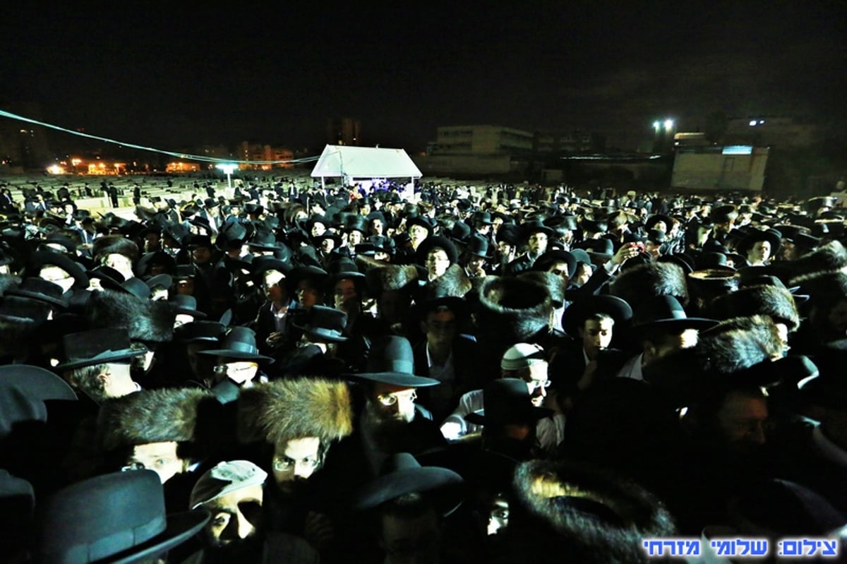 רגעי קבורתו של מרן רבי שמואל הלוי וואזנר זצ"ל