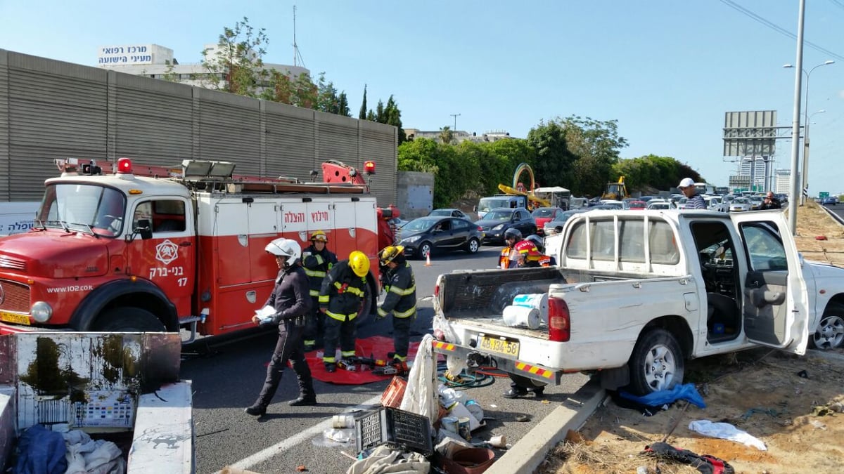 כביש 4: נהג רכב נפצע באורח קשה • תמונות