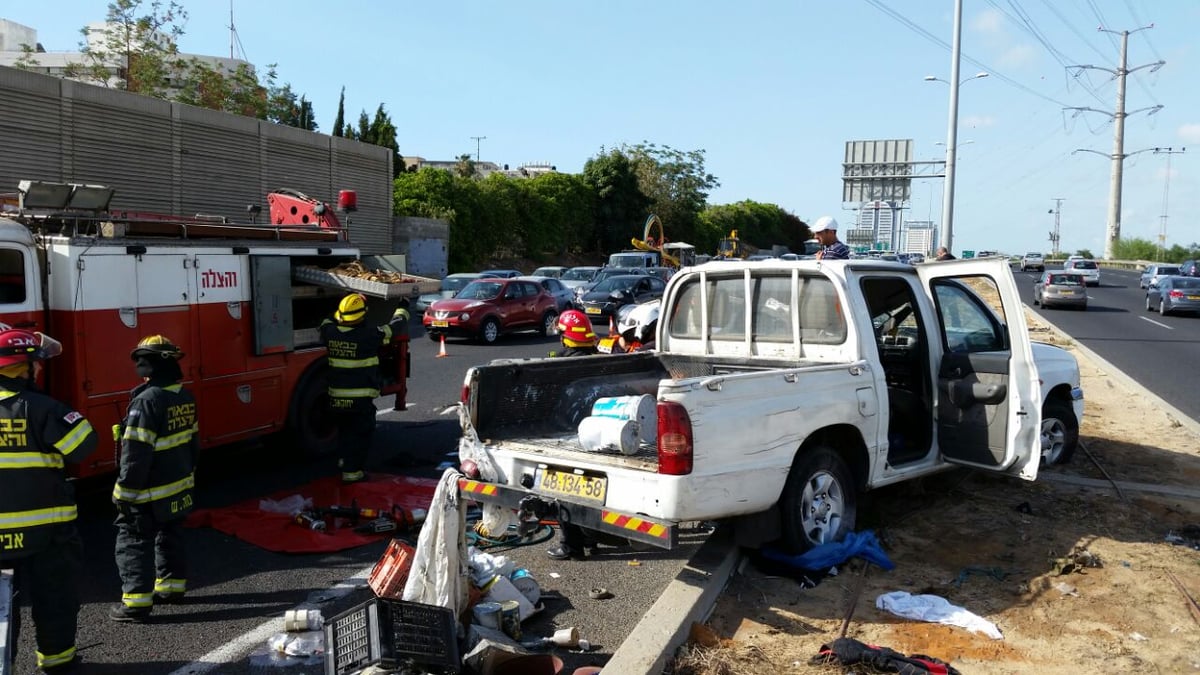 כביש 4: נהג רכב נפצע באורח קשה • תמונות