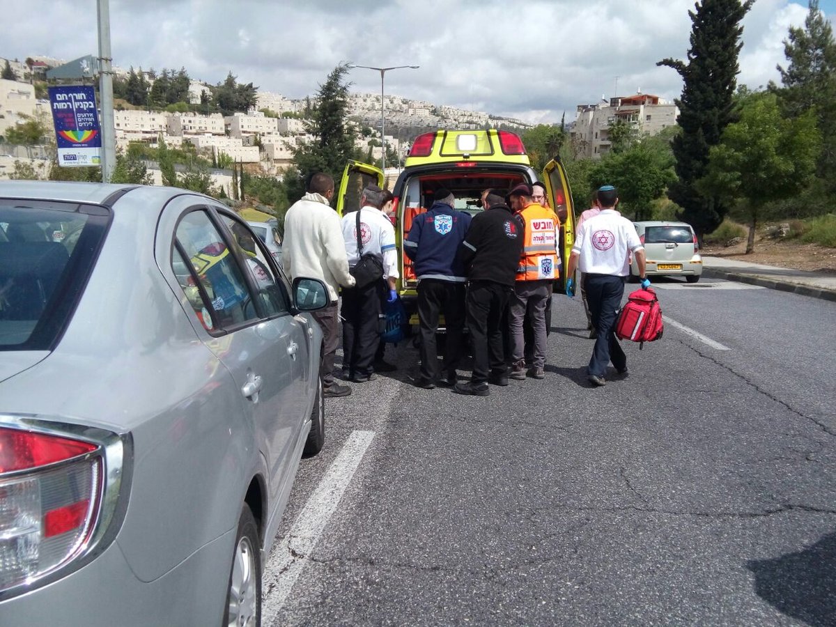 ירושלים: צעיר נפצע בינוני כשחצה שלא במעבר חציה