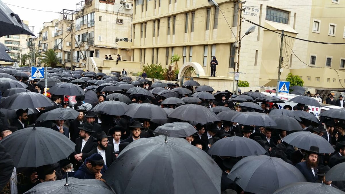 רבבות בהלוויית הגאון רבי חיים גריינמן זצ"ל • תיעוד