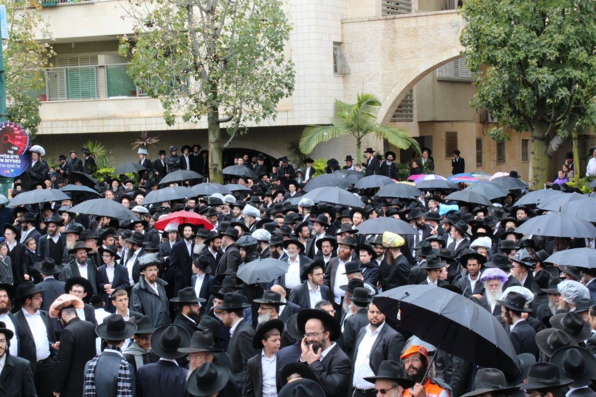 רבבות בהלוויית הגאון רבי חיים גריינמן זצ"ל • תיעוד