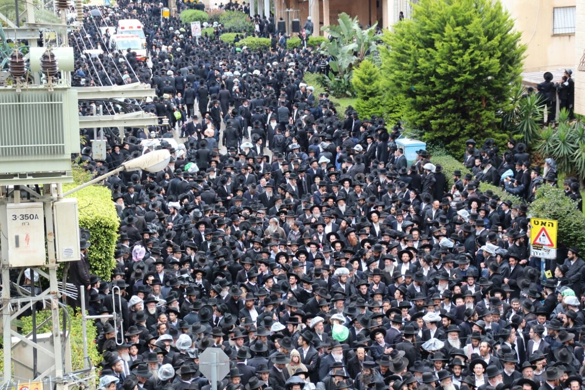 רבבות בהלוויית הגאון רבי חיים גריינמן זצ"ל • תיעוד