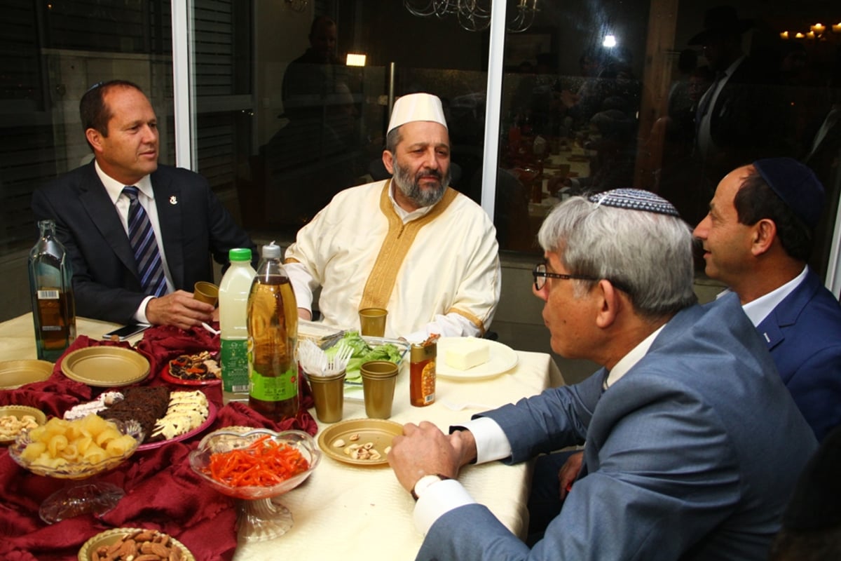 יו"ר ש"ס אריה דרעי חוגג את המימונה • תיעוד