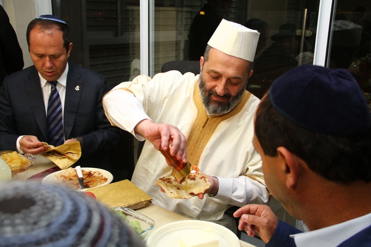 יו"ר ש"ס אריה דרעי חוגג את המימונה • תיעוד