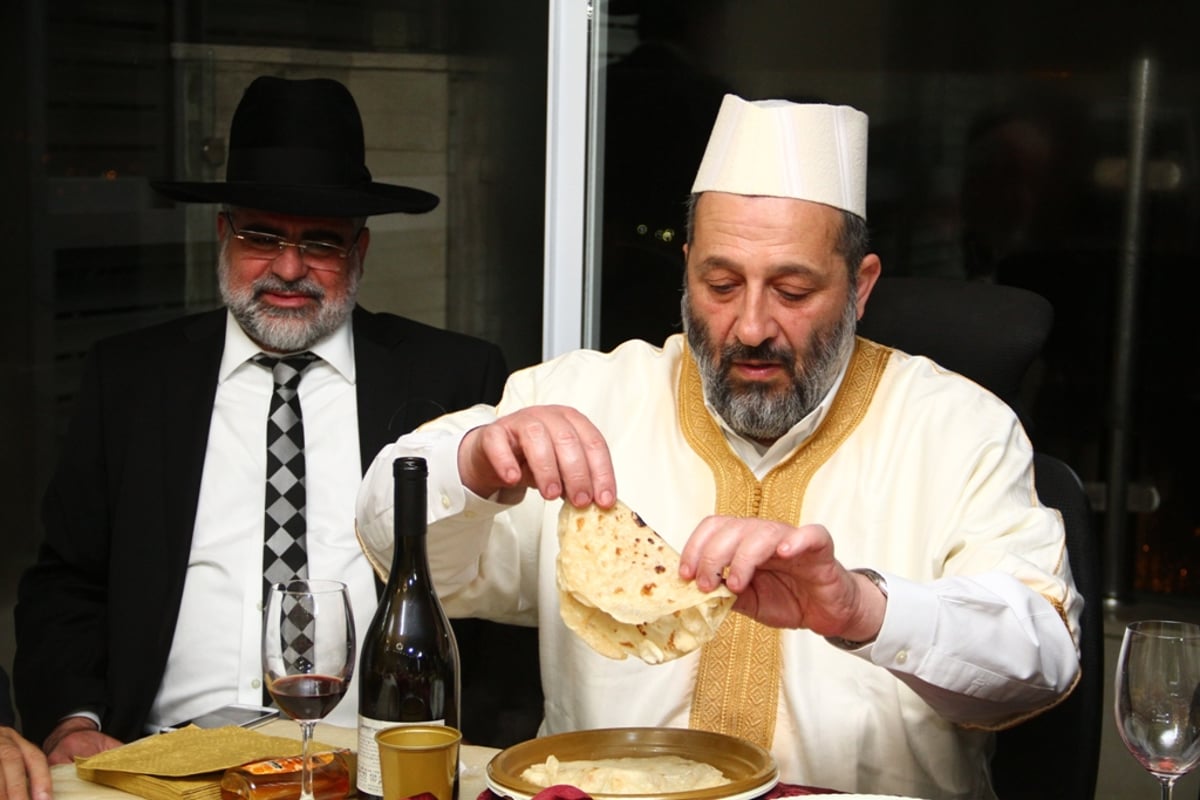 יו"ר ש"ס אריה דרעי חוגג את המימונה • תיעוד