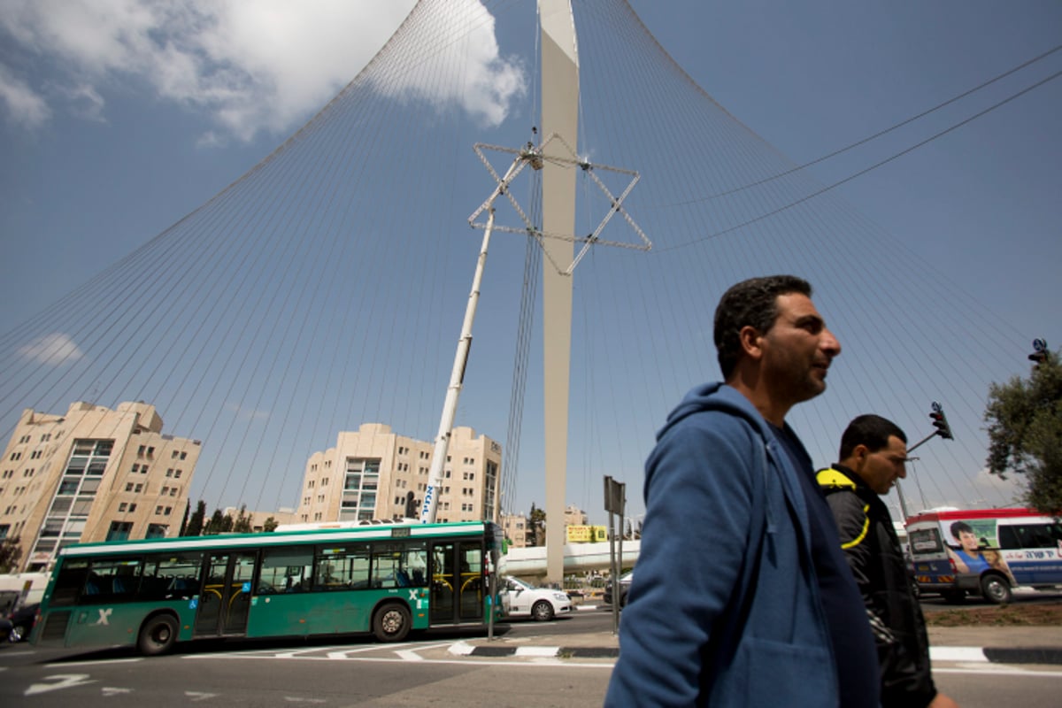 צפו: מגן דוד על גשר המיתרים