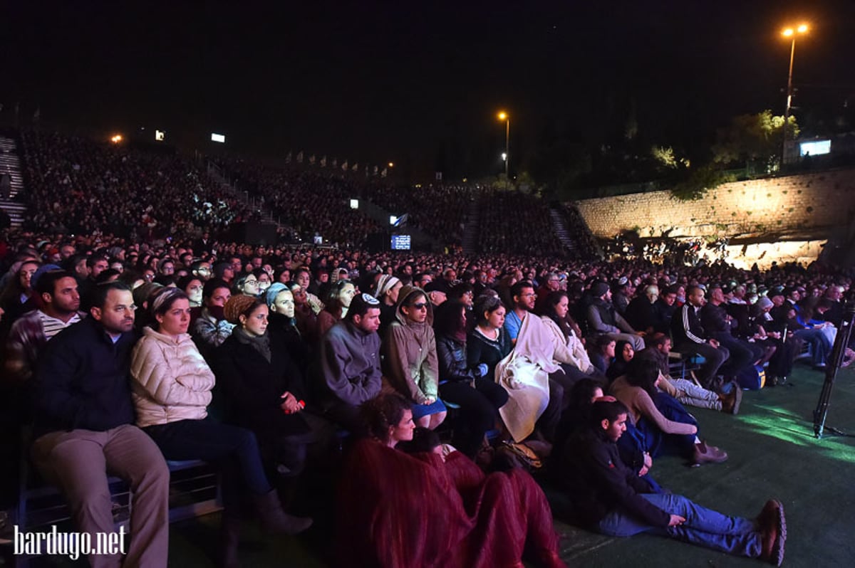 גלריה: אלפים בטקס יום הזיכרון בבריכת הסולטן