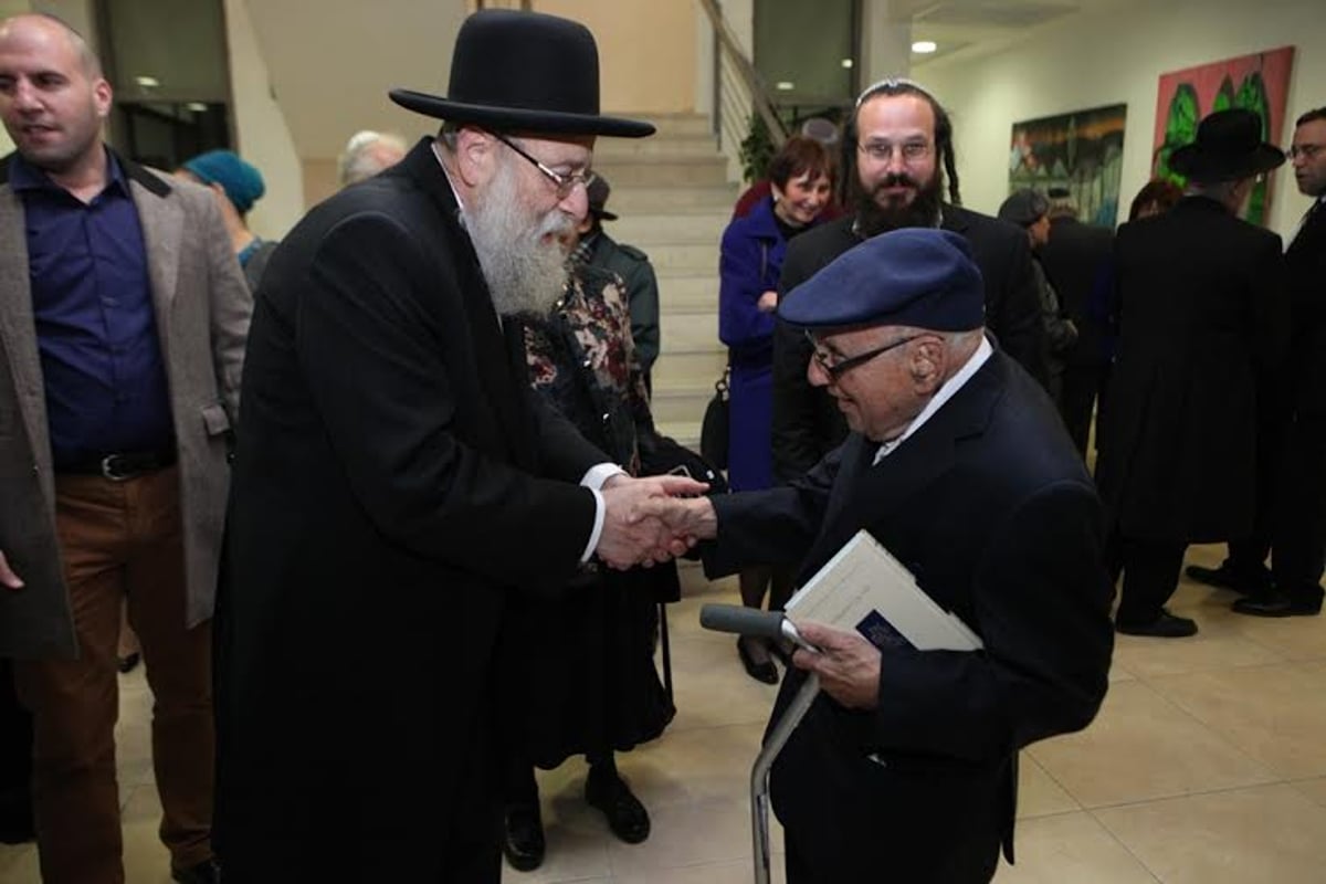 תמונות: סעודת יום העצמאות של הרב אריה שטרן