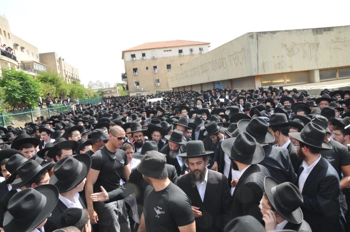 צפו בגלריה: אלפים ליוו את הרבנית אלישבע כהנמן למנוחות