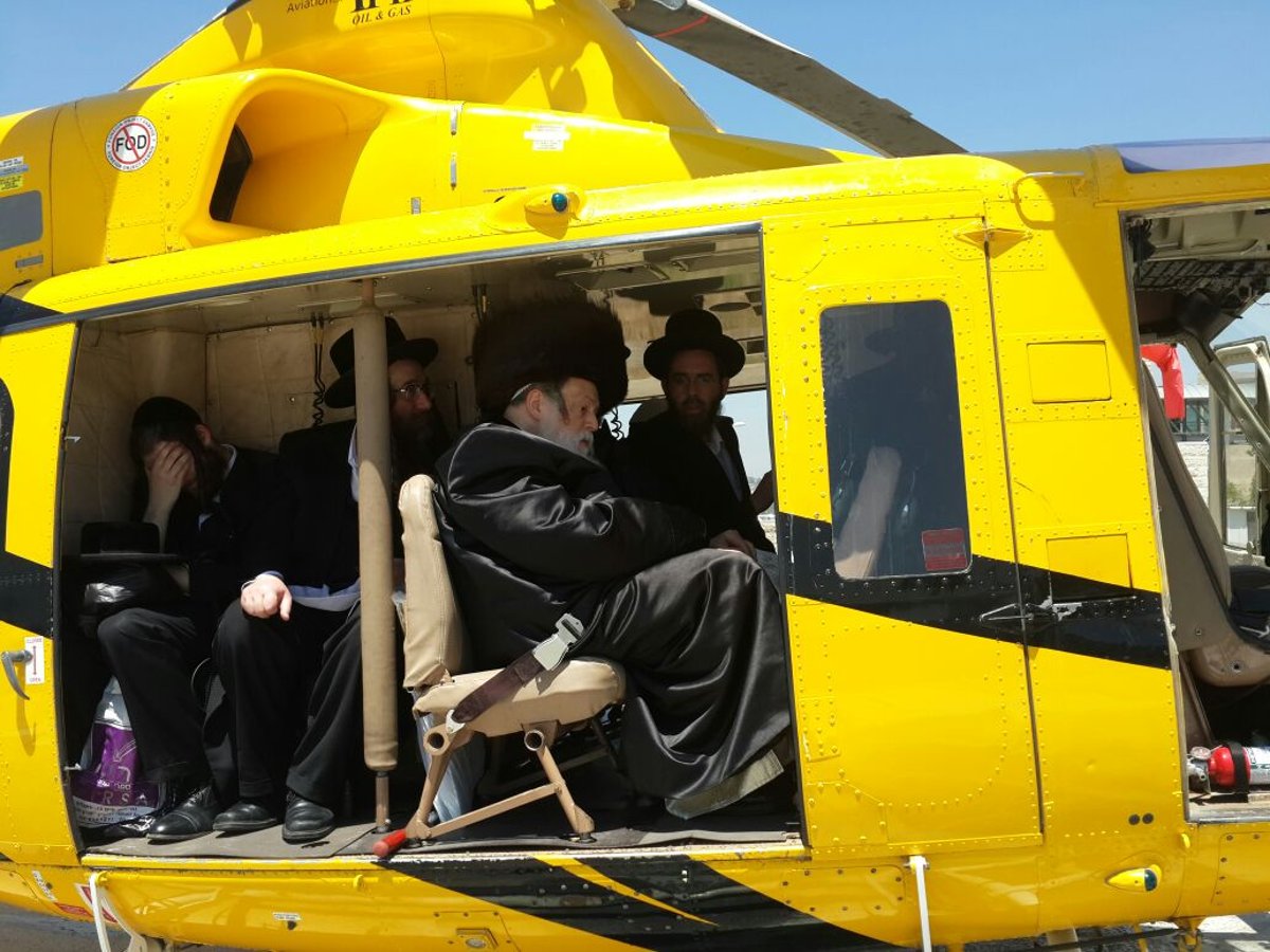 האדמו"ר מתולדות אברהם יצחק במסוק בדרך למירון • תמונות