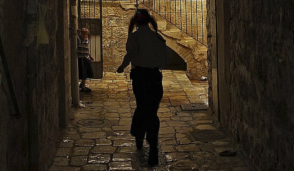 ירושלים: מלווה הסעות נעצר בחשד למעשים חמורים בילדים