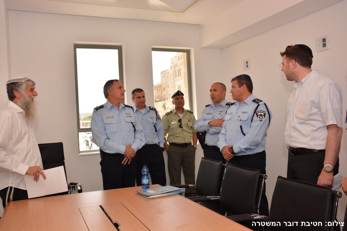 נחנכו תחנות משטרה בכותל המערבי ובהר ציון • תיעוד