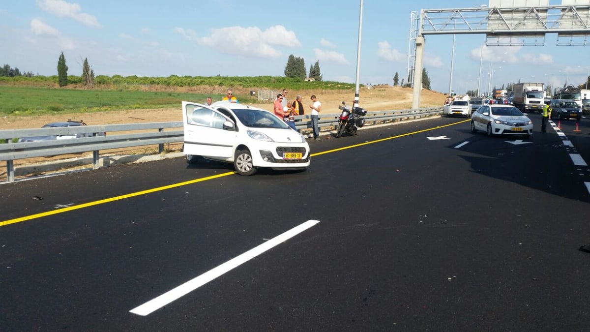 כביש 7: נהג נפצע קשה בתאונה עם משאית