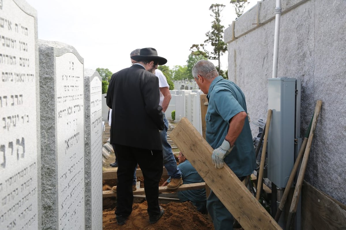 תיעוד: הלווית מזכיר הרבי מליובאוויטש