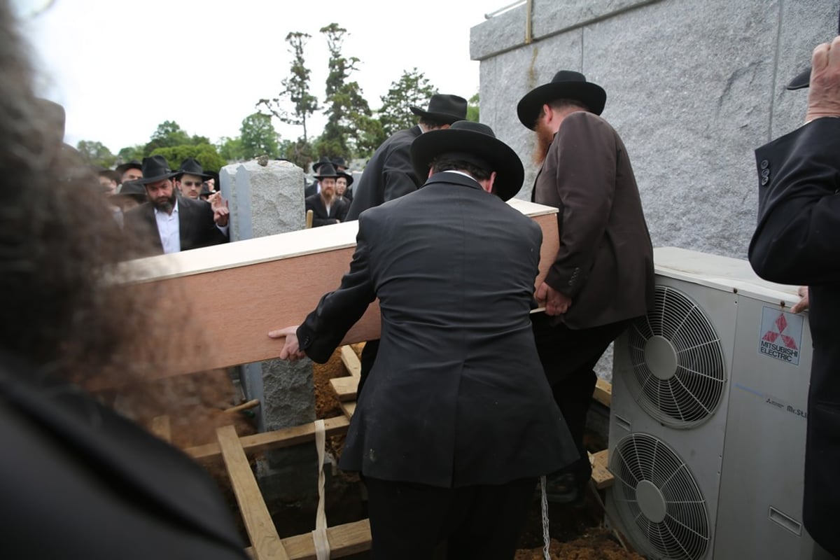 תיעוד: הלווית מזכיר הרבי מליובאוויטש