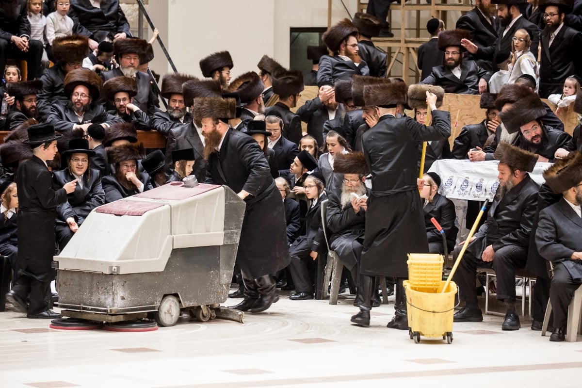 חתונת נכדת האדמו"רים מויז'ניץ וסקווירא • תיעוד ענק