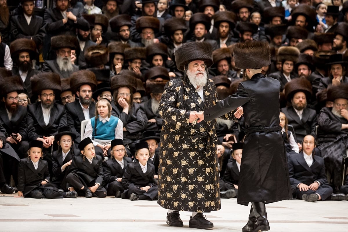 חתונת נכדת האדמו"רים מויז'ניץ וסקווירא • תיעוד ענק