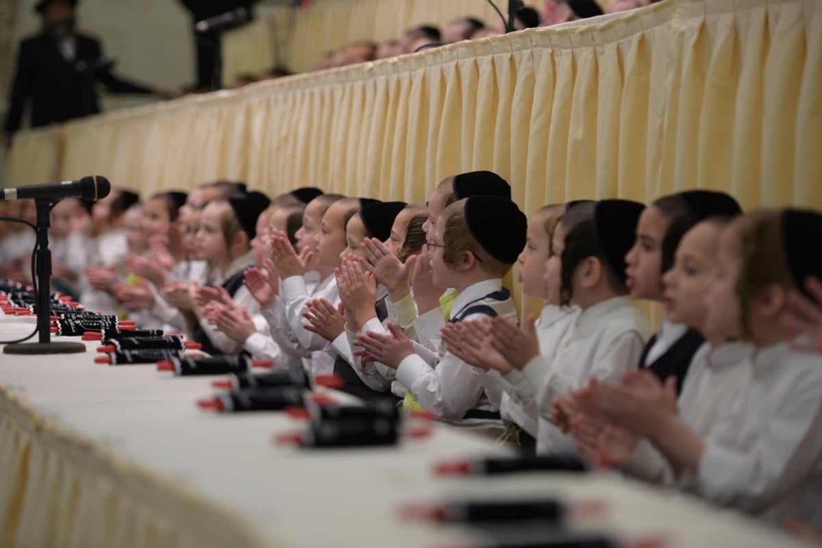 מסיבת "חומש סעודה" בסאטמר • גלריה