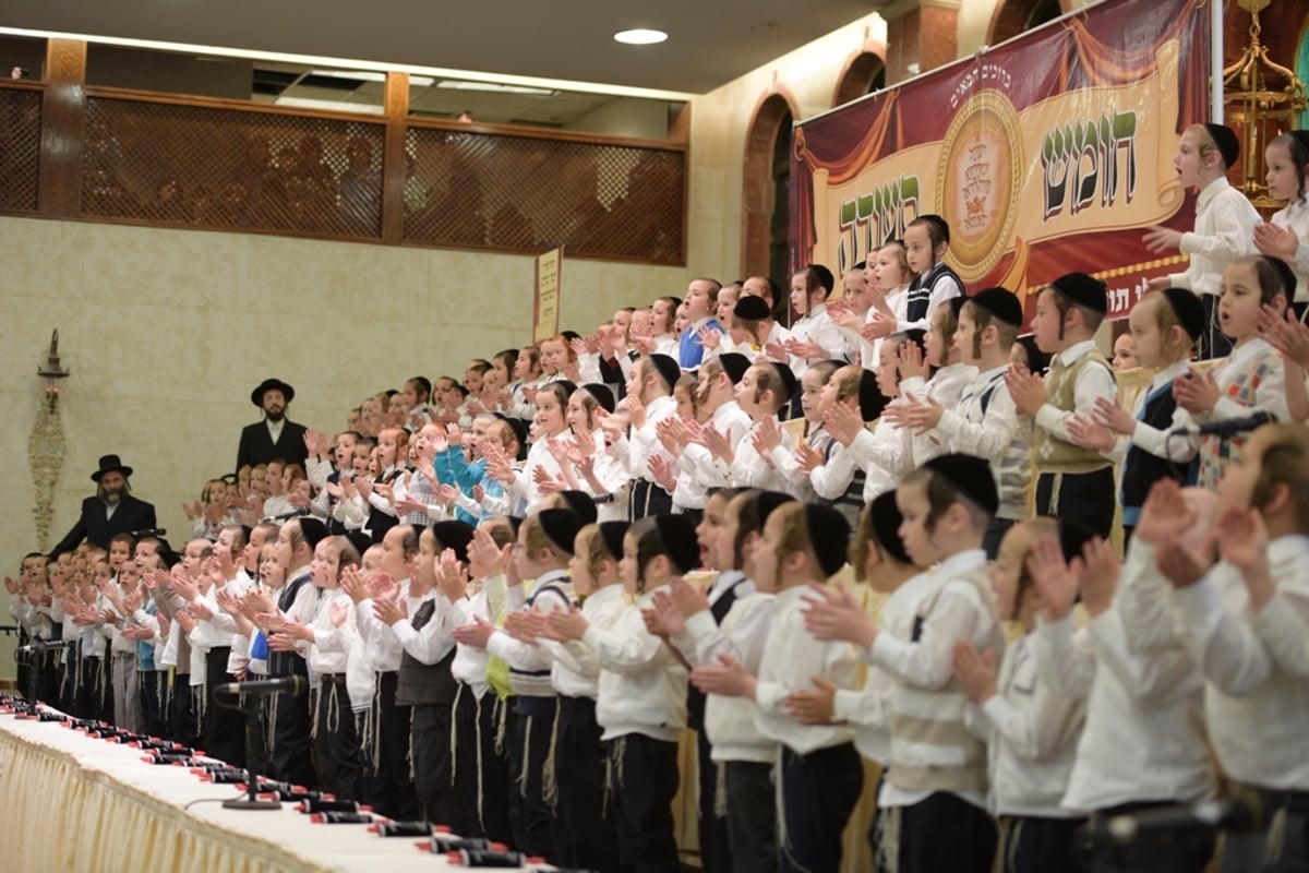 מסיבת "חומש סעודה" בסאטמר • גלריה